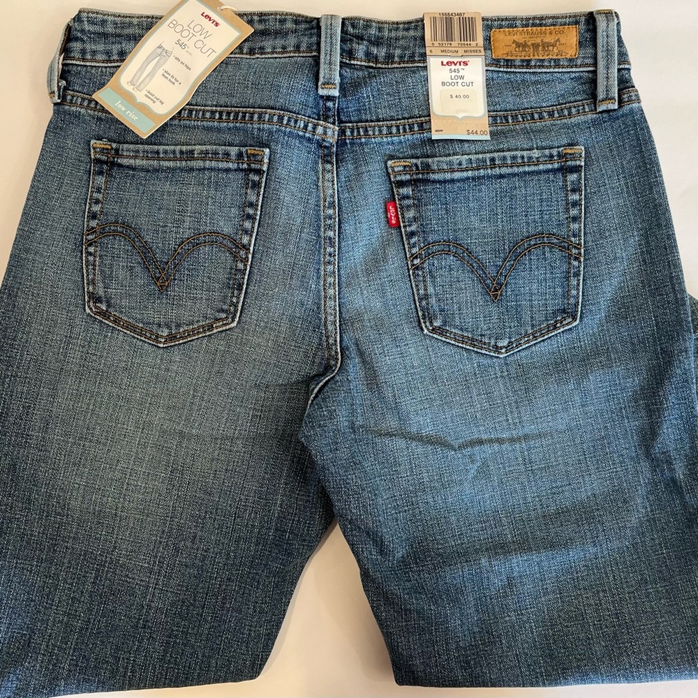 NWT Levi’s low boot cut 545 low rise misses 6 medium